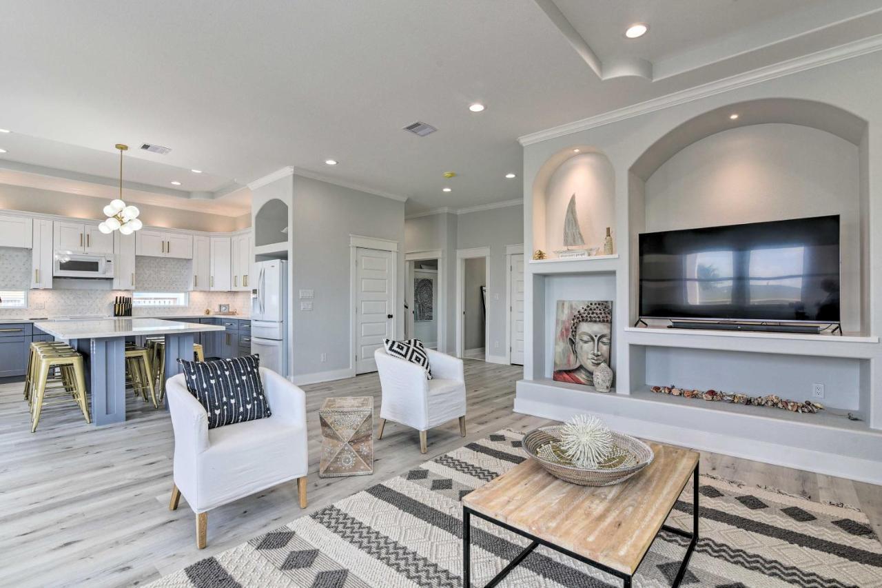 Chic Crystal Beach Escape With Deck - Walk To Beach! Bolivar Peninsula Extérieur photo