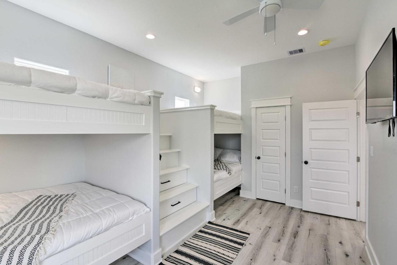 Chic Crystal Beach Escape With Deck - Walk To Beach! Bolivar Peninsula Extérieur photo