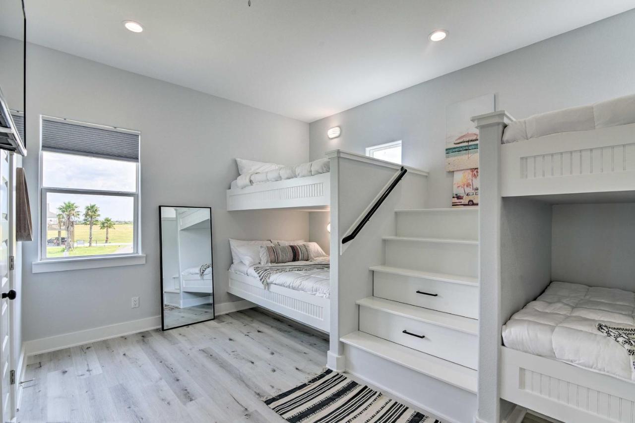Chic Crystal Beach Escape With Deck - Walk To Beach! Bolivar Peninsula Extérieur photo