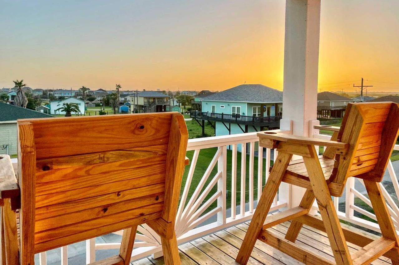 Chic Crystal Beach Escape With Deck - Walk To Beach! Bolivar Peninsula Extérieur photo