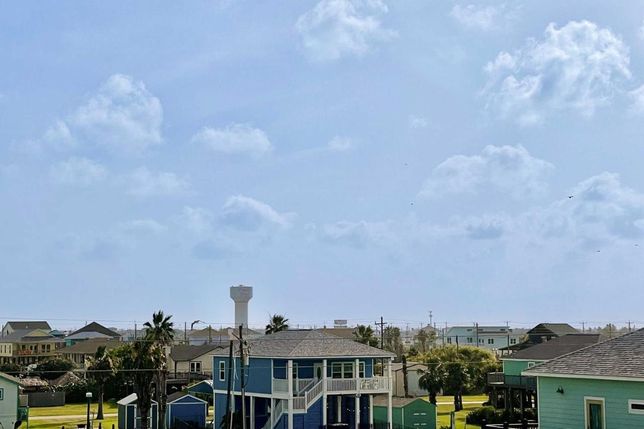 Chic Crystal Beach Escape With Deck - Walk To Beach! Bolivar Peninsula Extérieur photo
