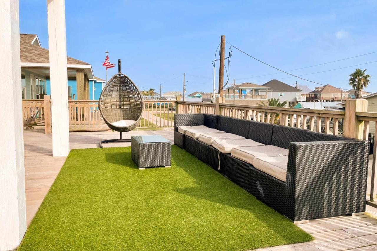 Chic Crystal Beach Escape With Deck - Walk To Beach! Bolivar Peninsula Extérieur photo